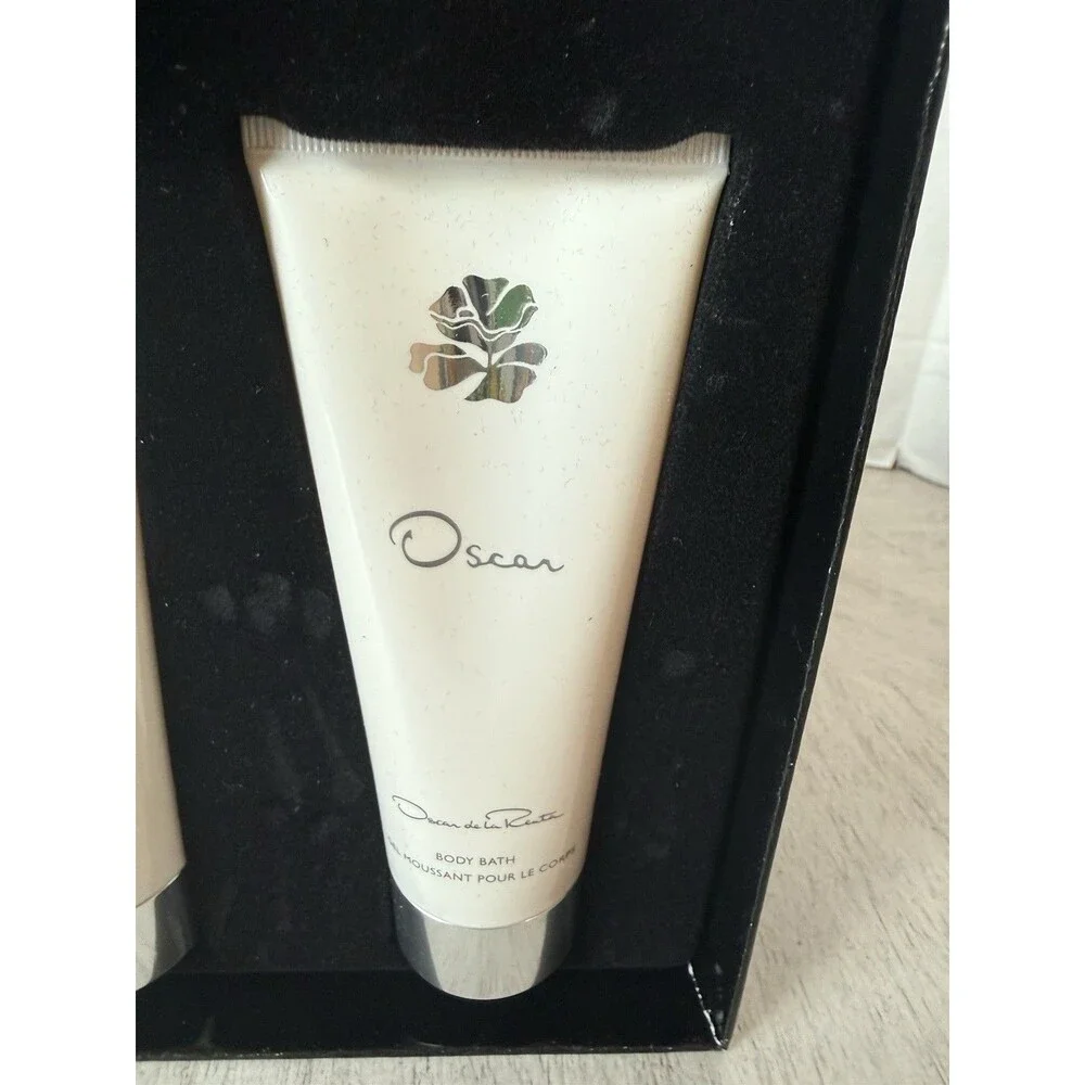 Oscar By Oscar de la Renta Women’s 3-Piece Gift Set EDT, Body Lotion, Shower Gel